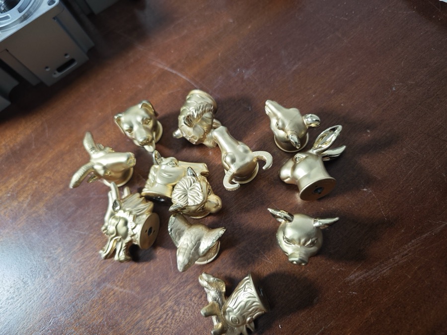 24K Gold-Plated Precision Zodiac Art Wine Stoppers